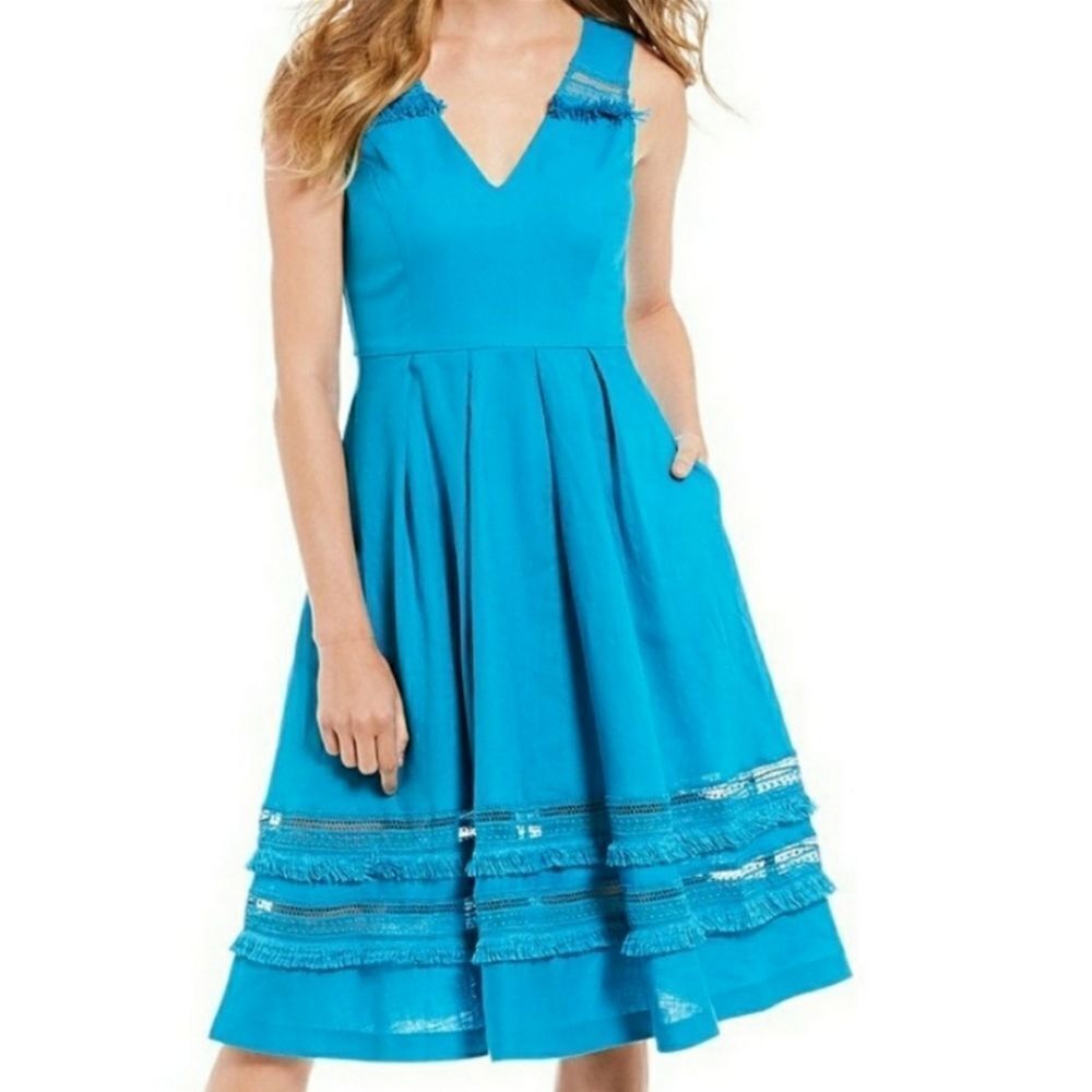 Belle Badgley Mischka Blue Lace And Linen Sleeveless V-Neck Dress Size 14